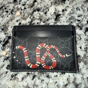 Gucci GG Supreme Black Kingsnake cardholder